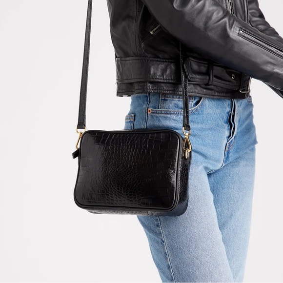 Quince Handbags - Quince Italian Leather Crossbody Bag